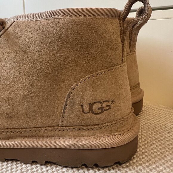 UGG Women’s Neumel Suede Chukka Boots, Size 6 - Sand (Like New) - Picture 7 of 11